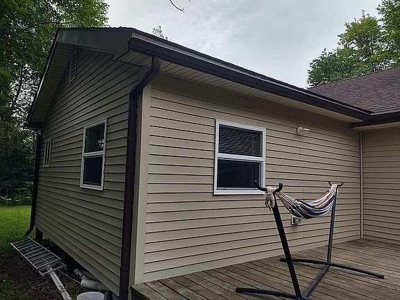 2nd image of 135 Summerset Dr