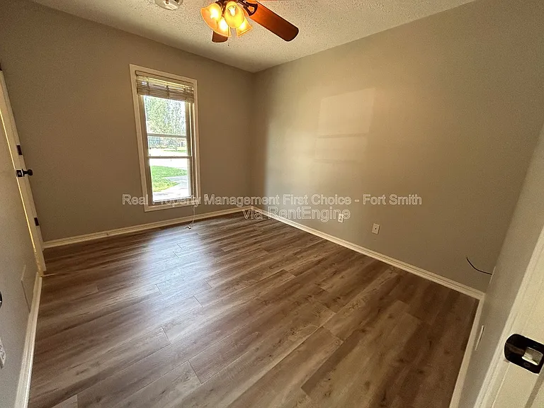 1406 Strozier Ct — Photo 11