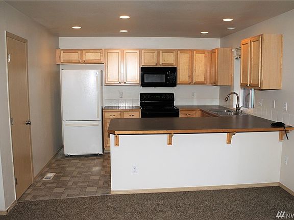 4th image of 7234 176th Street Ct E