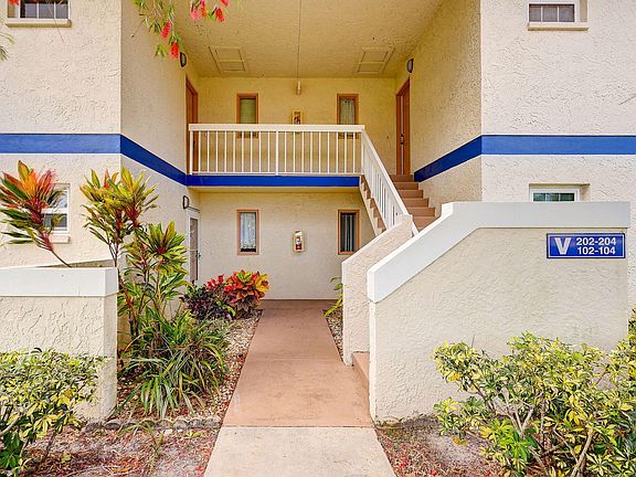 2nd image of 1503 SE Royal Green Circle #204