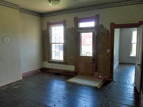 4th image of 739 E 4th St