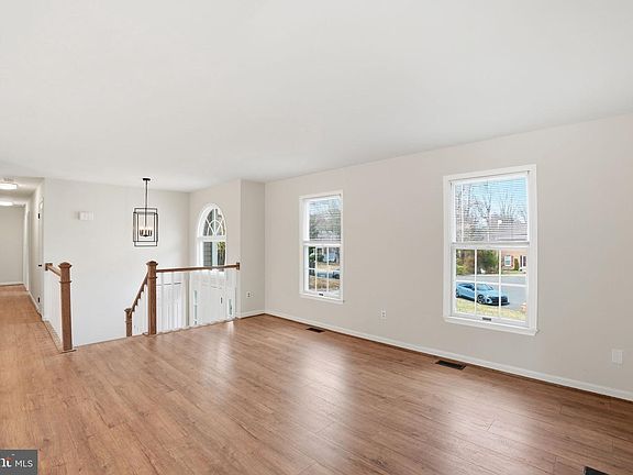 3rd image of 5545 Spangler Ln