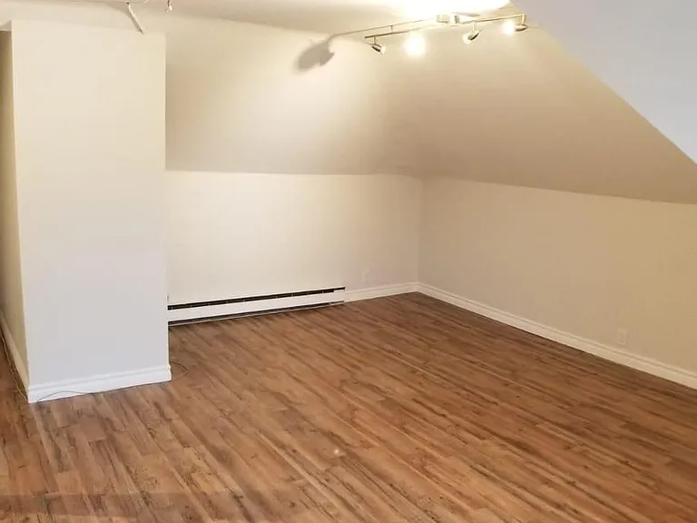 298 Emerald St N #2 — Photo 10