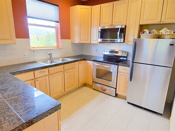 2nd image of 687 Meadow Dr #A