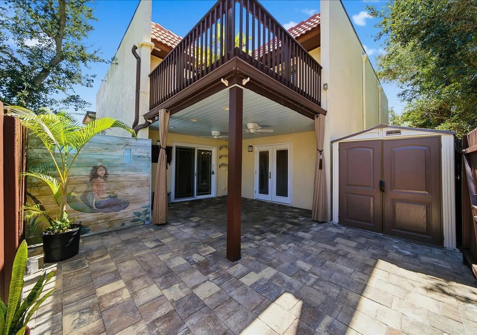 Remodeled Beachside Townhome + Outdoor Living Space and Pool — Photo 2