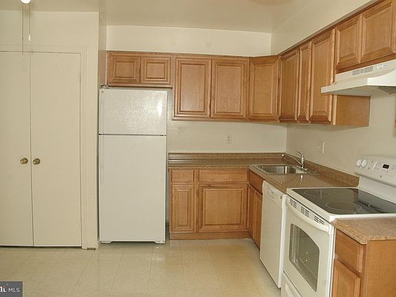 2nd image of 3726 Persimmon Cir