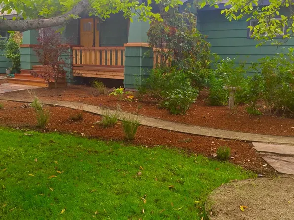 1323 Lee St, Ashland, OR 97520