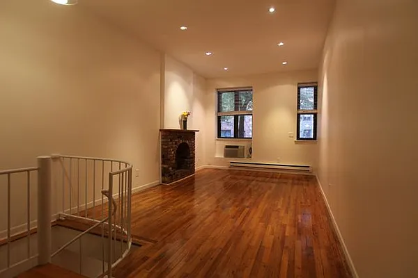 Rented by Toby Berkowitz Real Estate | media 1