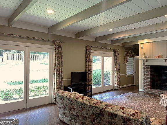5th image of 1855 Waverland Dr