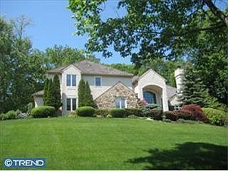 2nd image of 604 N Heilbron Dr