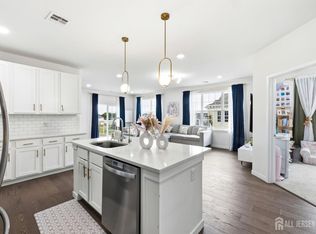 147 Lorhan Dr, Piscataway, NJ 08854