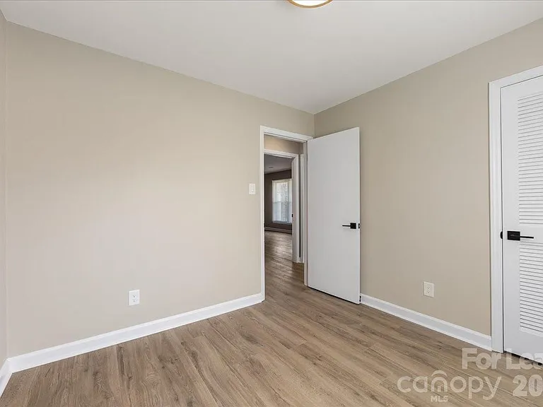4706 Walden Ct — Photo 24