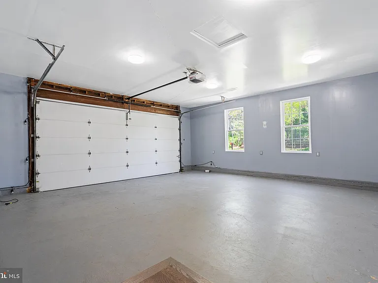13604 Wisteria Dr — Photo 33