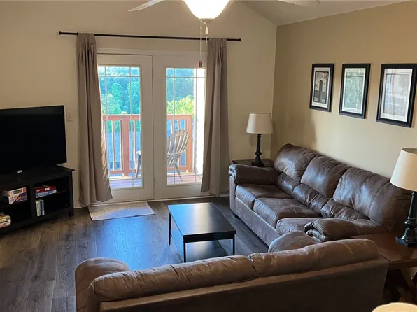 1132 Harts Ridge Dr, Seneca, SC 29678