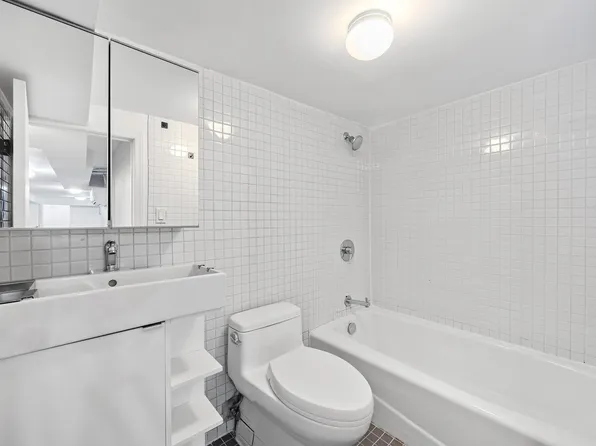 1390 Madison Street image 16 of 21