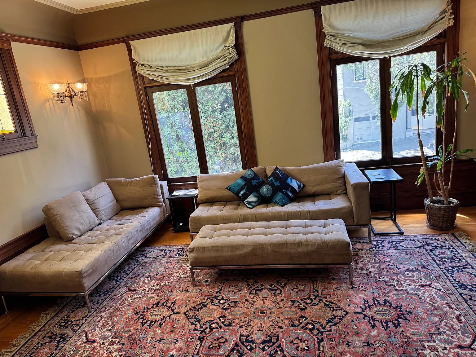 2 bed, 1.5 bath, 1700 sqft, $8,100 — Photo 1