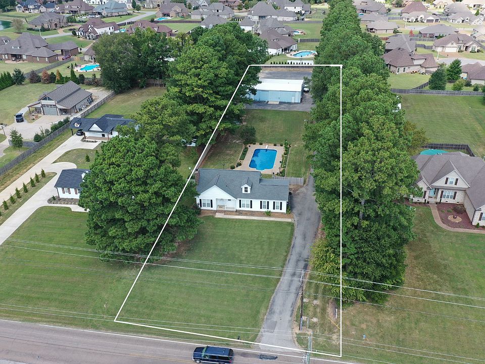 1st image of 975 Ashport Rd