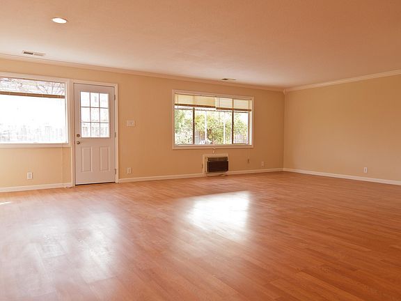 5th image of 1524 Willowbrook Dr