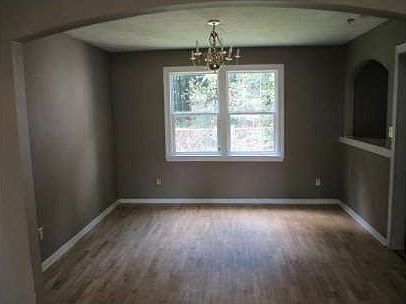 5th image of 1019 Country Oaks Ct