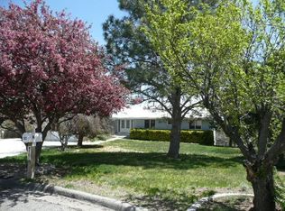 10 El Nido St, Los Alamos, NM 87544