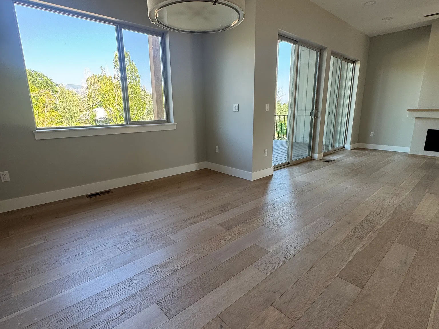 3 bed, 2.5 bath, 1850 sqft, $5,250 — Photo 3