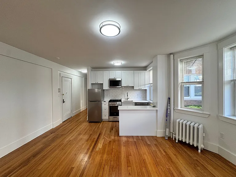 475 Highland Ave #8 — Photo 4