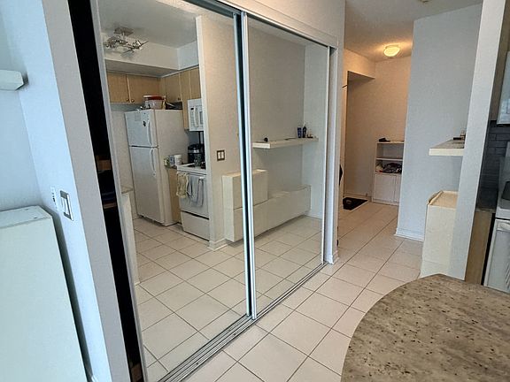 5th image of 763 Bay St #3015