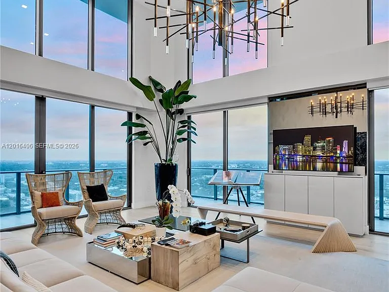 121 NE 34th St #Penthouse 3217 — Photo 21