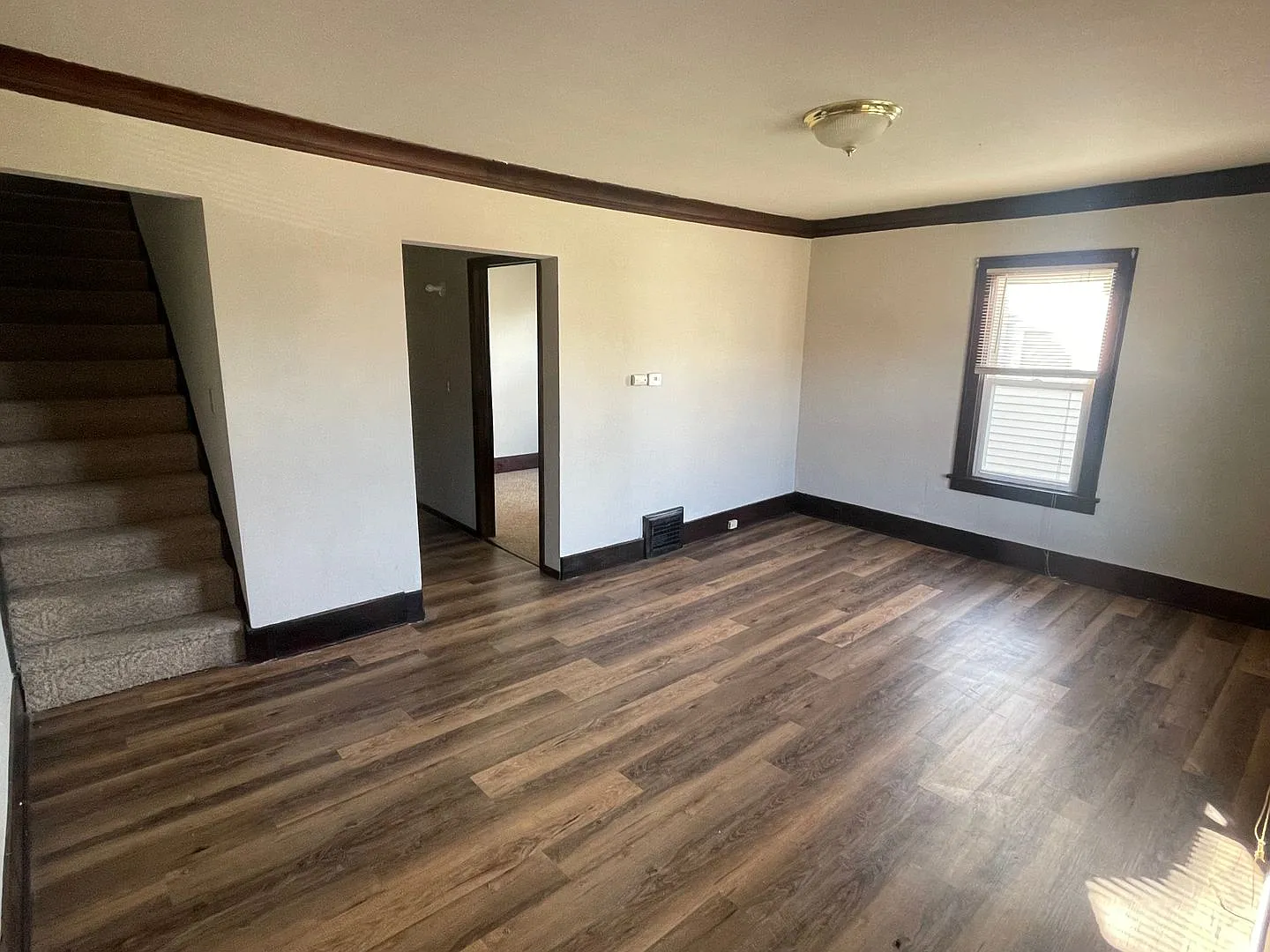 Dawes, 306-308 — Photo 4