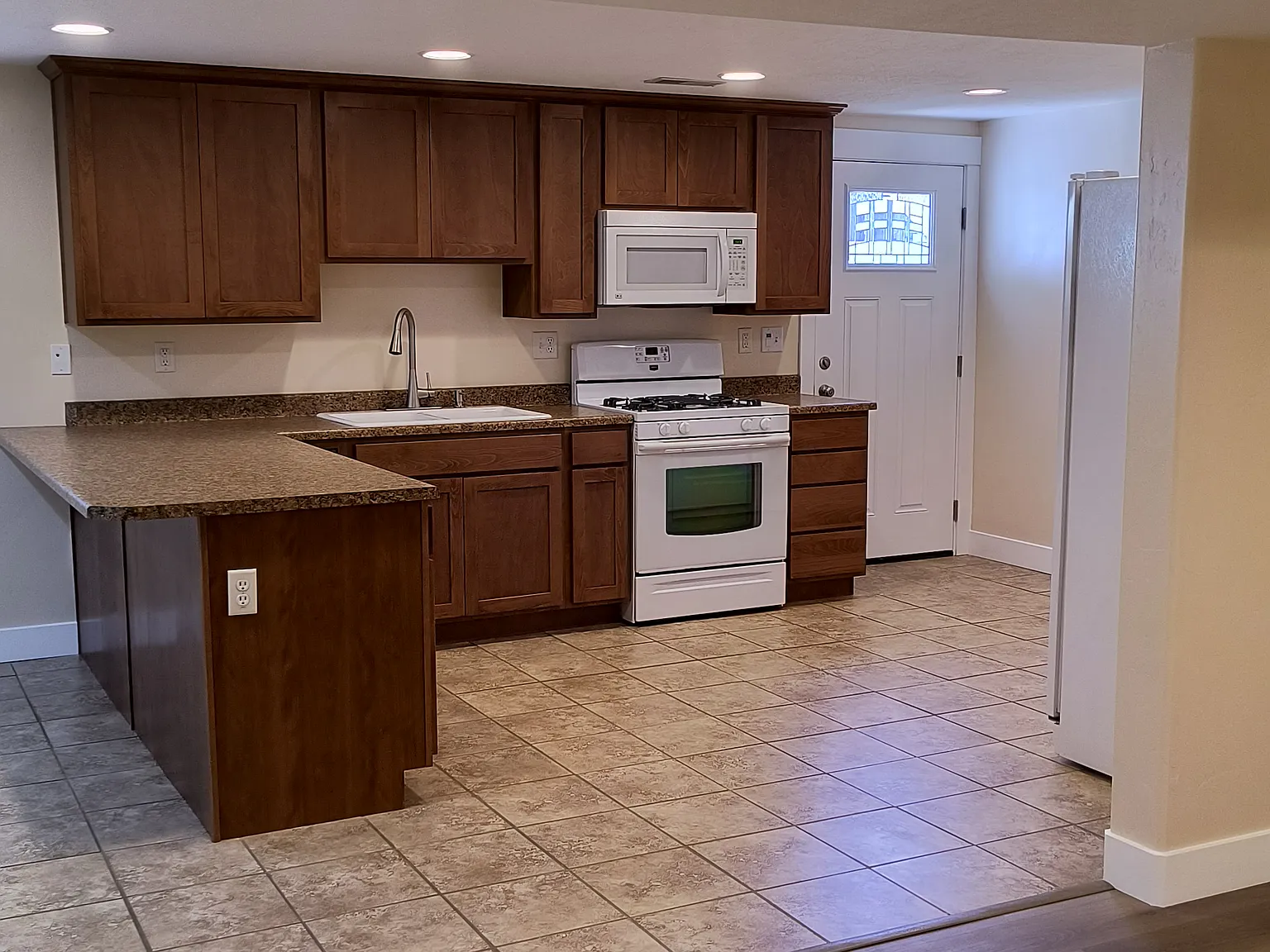 2 bed, 1395 sqft, $1,700 — Photo 1