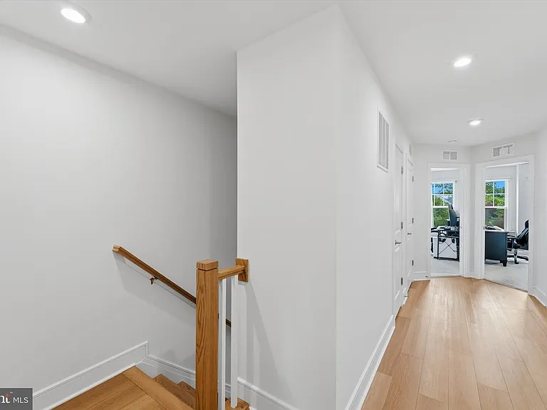 4256 Frost St — Photo 17