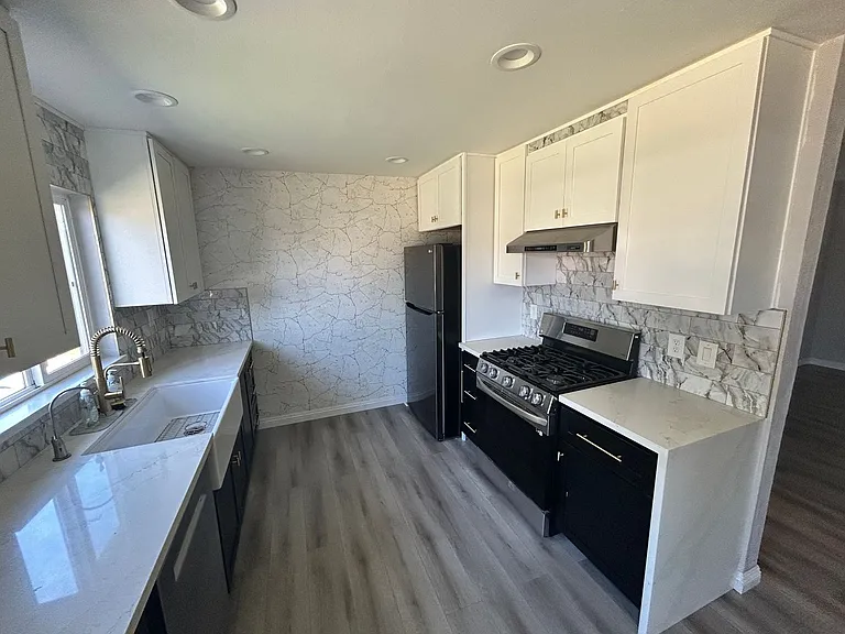 131 S Olive Ave — Photo 11