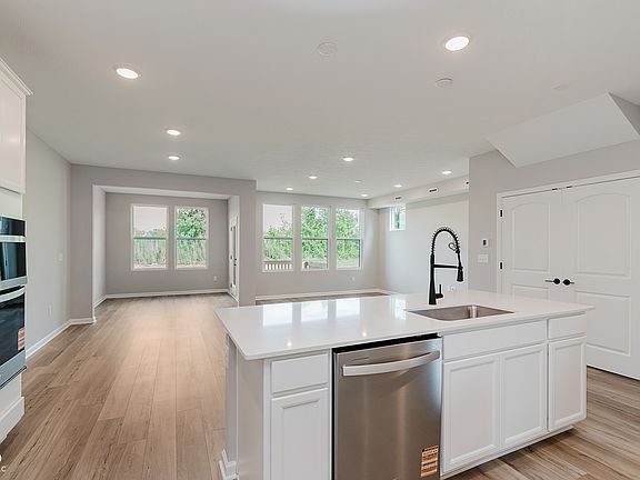 5th image of 9927 Behner Dr