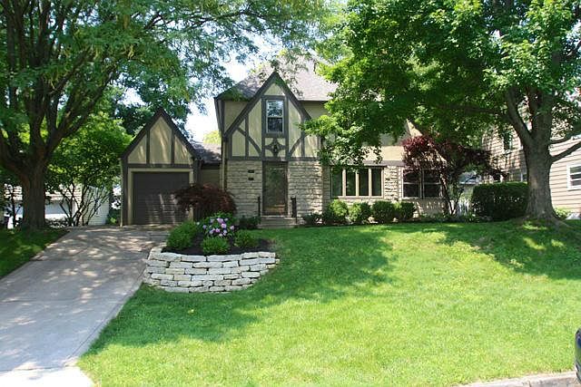 1st image of 206 Irving Way W