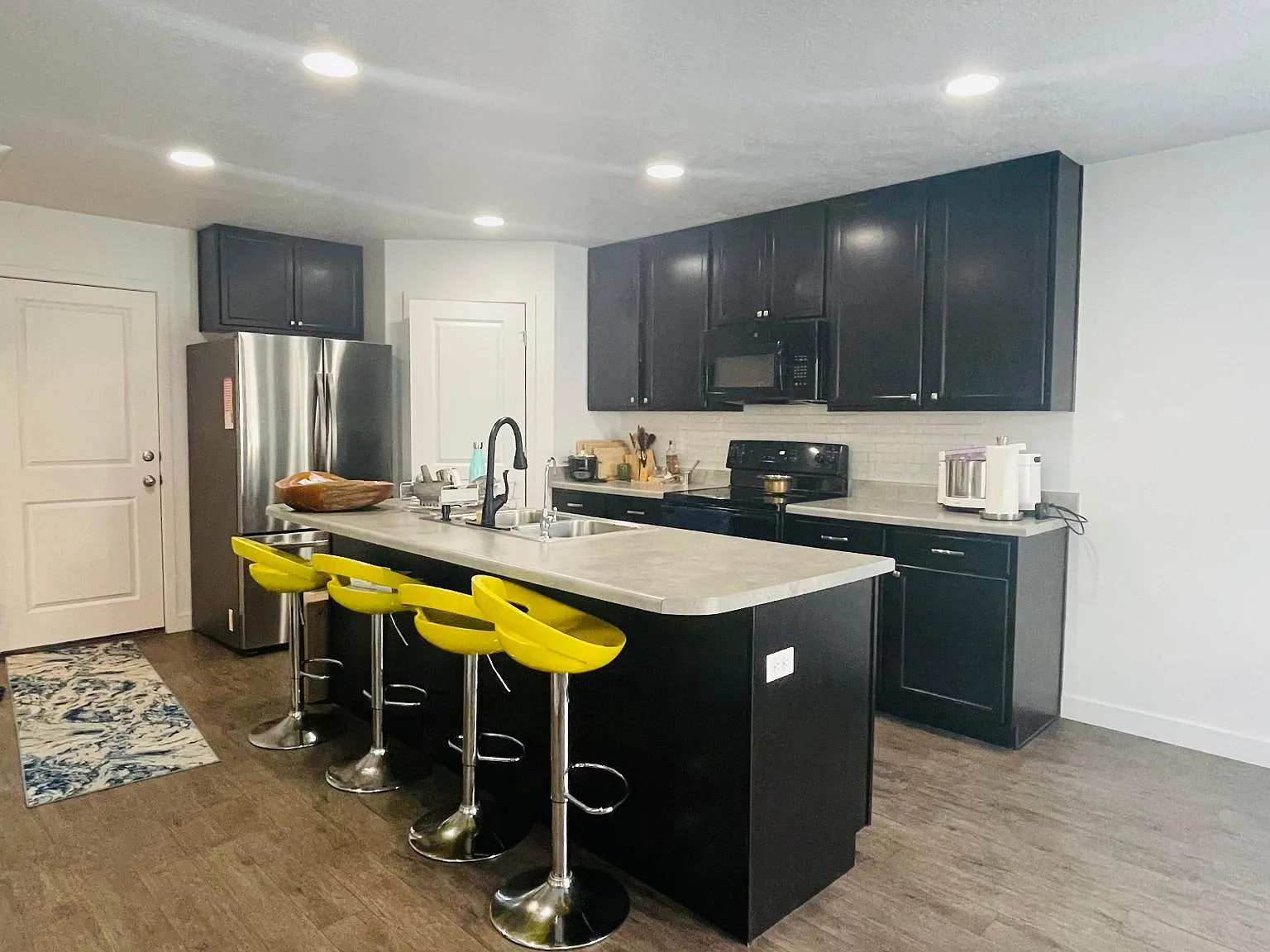 3 bed, 2.5 bath, 2970 sqft, $2,290 — Photo 4
