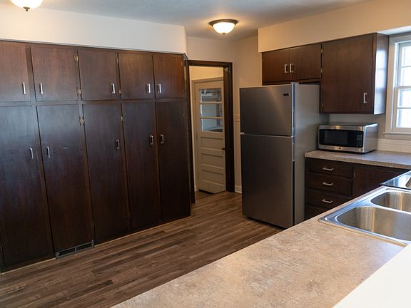 Tons of storage/pantry