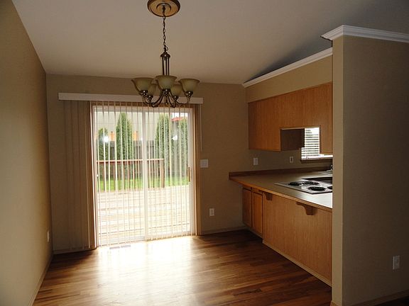 3rd image of 15617 Parkview Dr SE