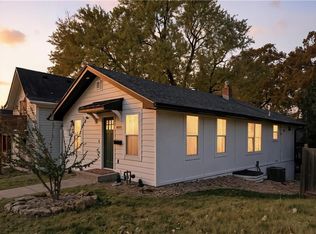 4618 Bell St, Kansas City, MO 64112