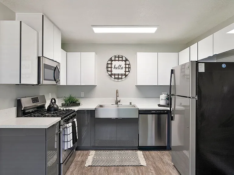 The Circle Apartments at Long Beach — Photo 95