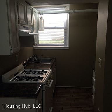 3rd image of 1530 Concordia Ave