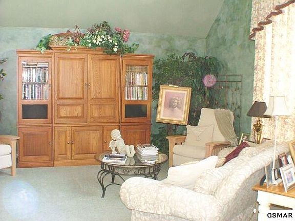 3rd image of 3479 Colton Cir