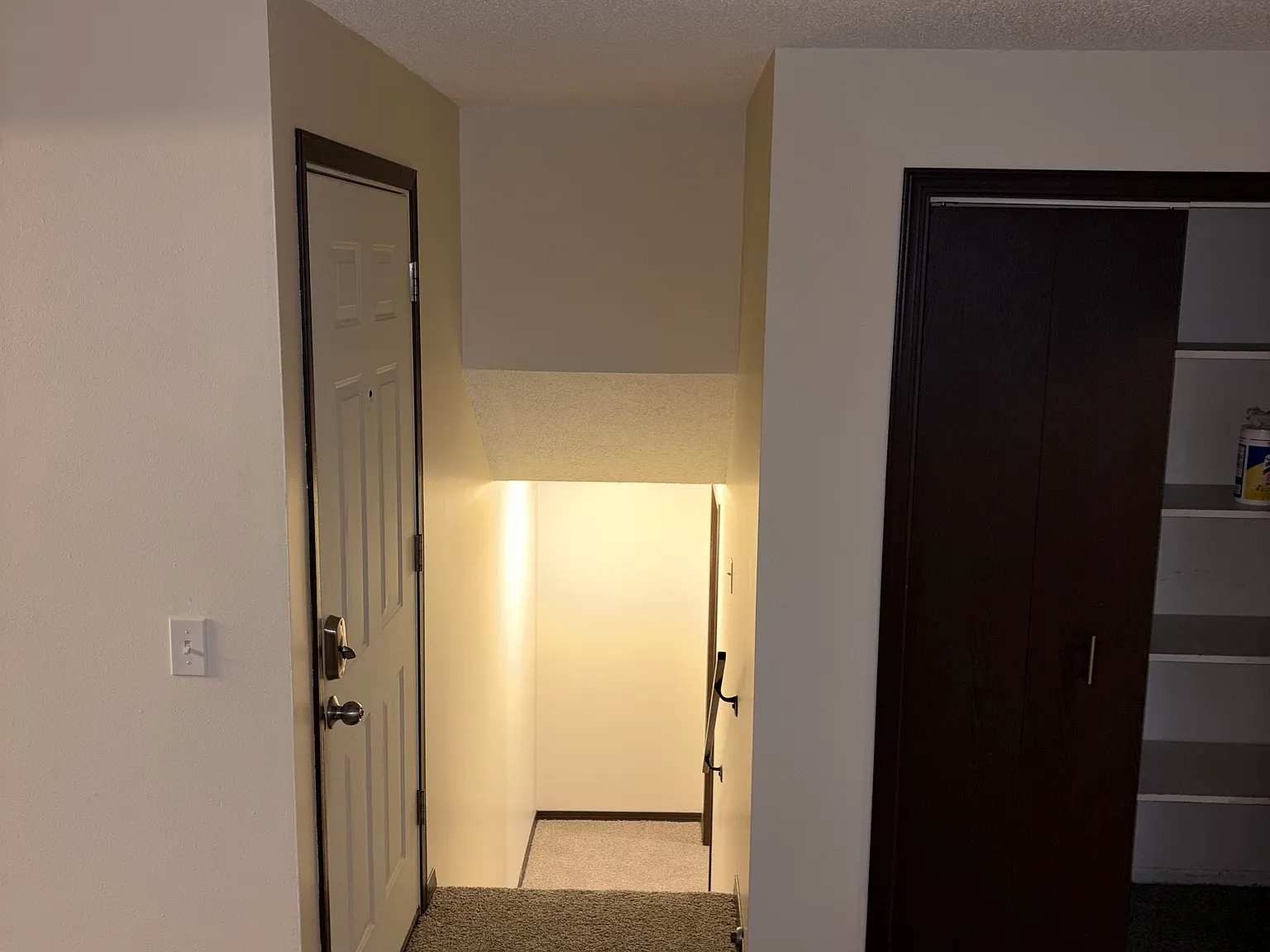 2 bed, 970 sqft, $1,600 — Photo 2