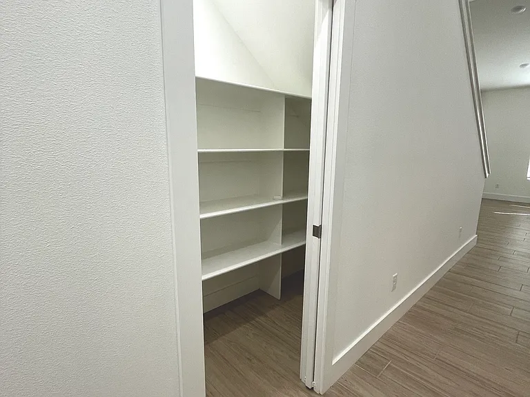 Walk In Pantry