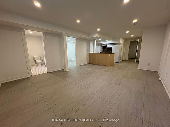 2nd image of 24 Fenelon Dr #Basement