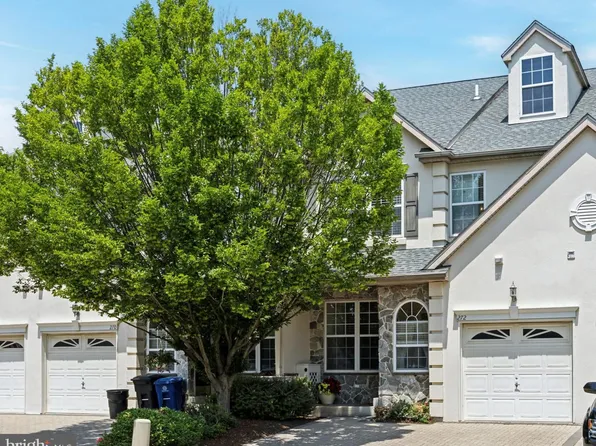 272 Center Point Ln, Lansdale, PA 19446