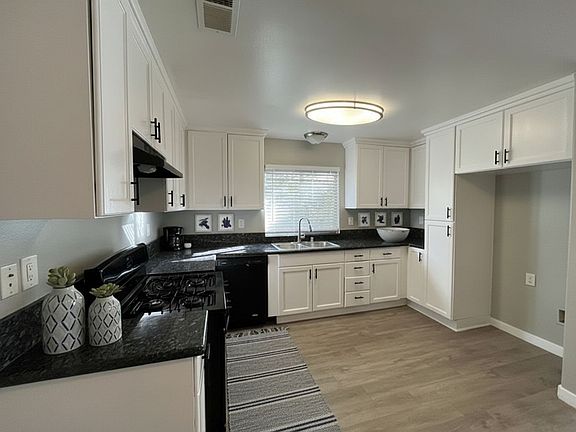 2nd image of 9316-26 Palm St #9326-D