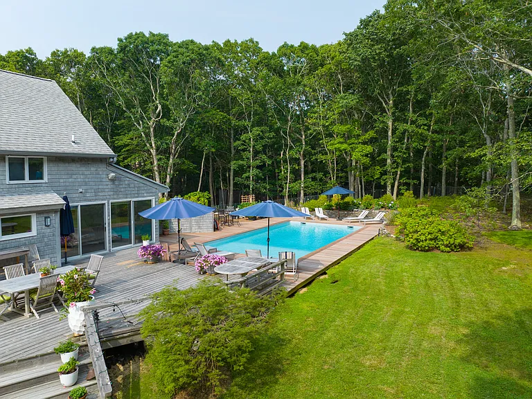 10 Crows Nest Cir — Photo 24