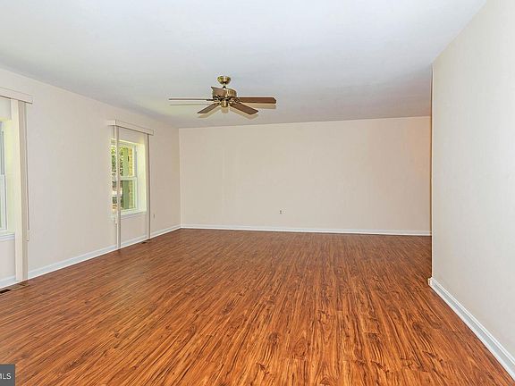 5th image of 3321 Ben Oak Dr