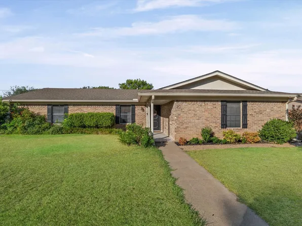 213 Travis Ln, Hewitt, TX 76643