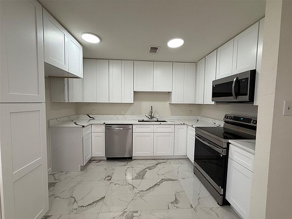 4th image of 14020 Schroeder Rd APT 130